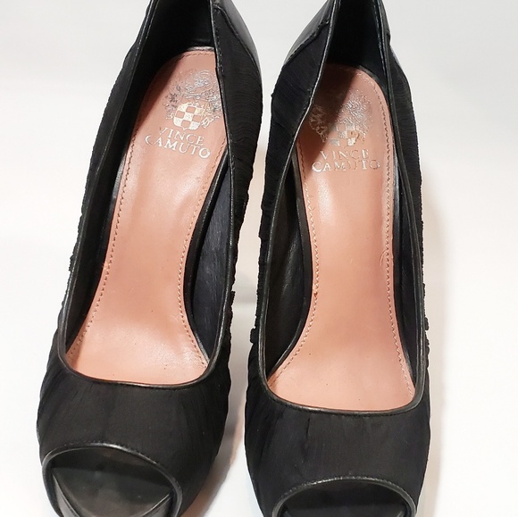 Vince Camuto Moda Peep Toe Pumps - Picture 4 of 5